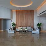 Panoramic Ocean View 34Th Floor Rooftop Pool